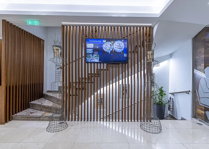 Polis Grand Hotel